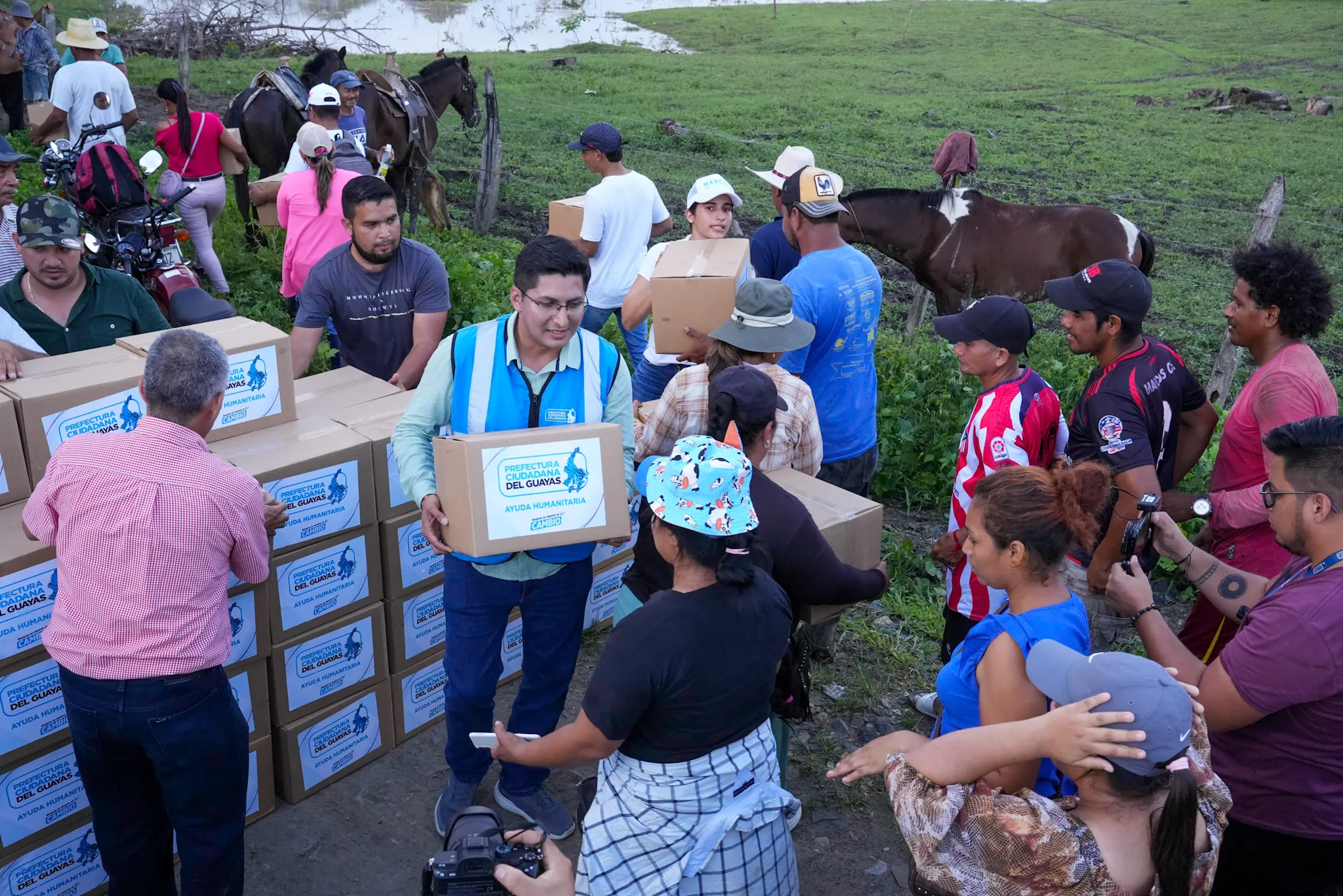 Prefectura del Guayas activa COE ante 46 emergencias invernales y exige coordinación nacional