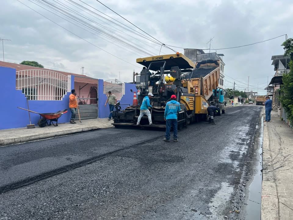 Asfaltado en Milagro: GAD Parroquial mejora vialidad en cuatro calles clave